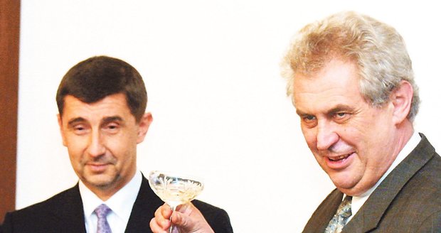 Andrej Babiš vs. Parlament: první kolo