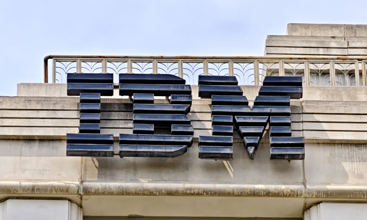 Pokračuje odliv amerických investic z komunistické Číny. Aktivity tam omezuje IBM