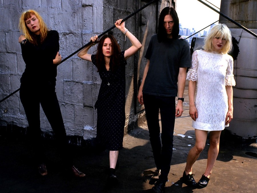 Hole: Legenda grunge doby ve stínu