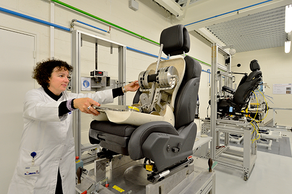 Automotive výrobce Faurecia rozšíří výrobu u Plzně. Nabere 480 lidí